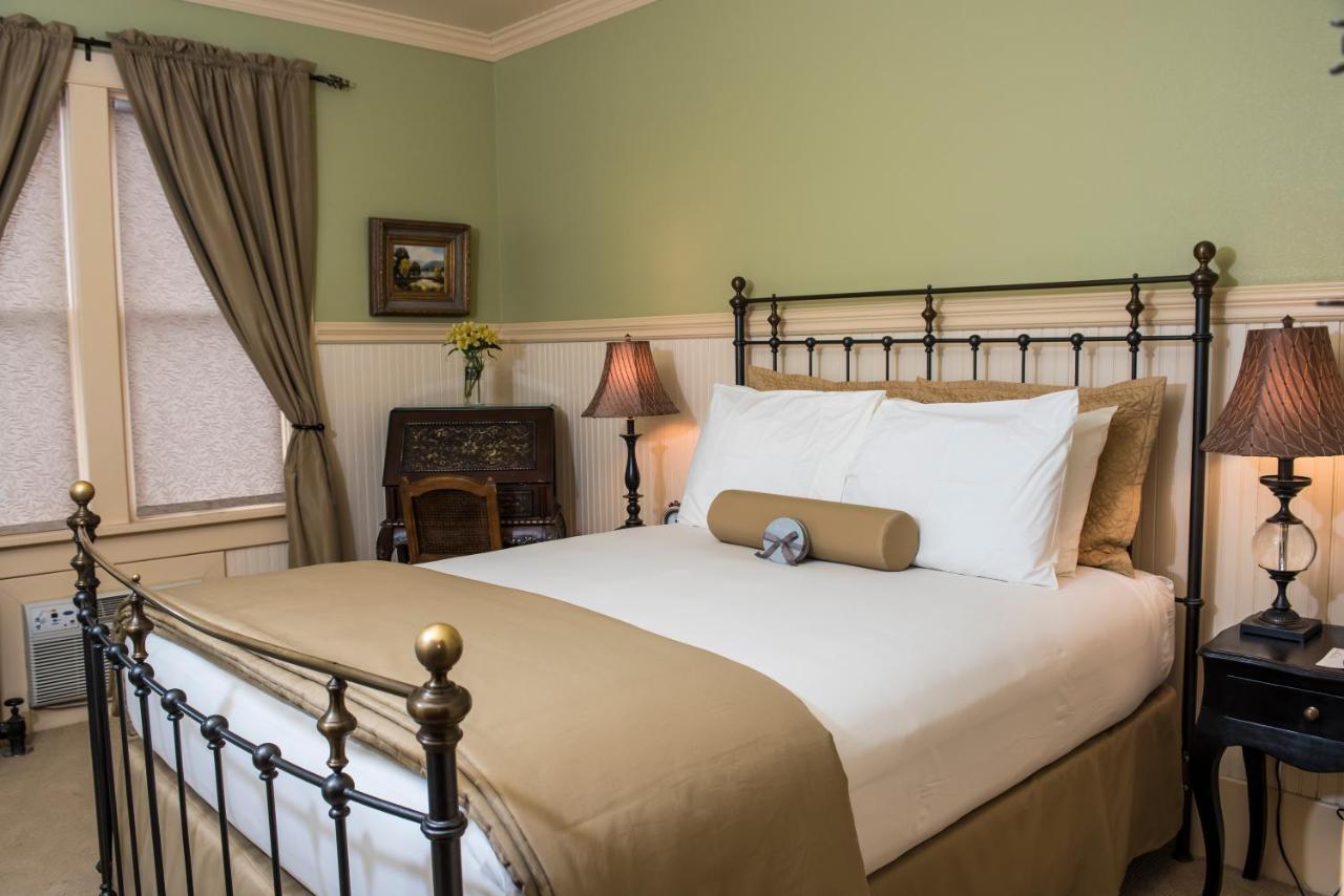 Inn Chamberlin 4*